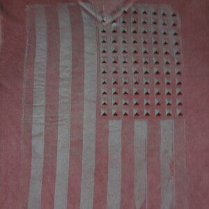MARC ECKO DISTRESSED AMERICAN FLAG V-NECK RED LARGE T-SHIRT K858